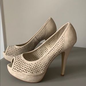 Life’s a beach heels